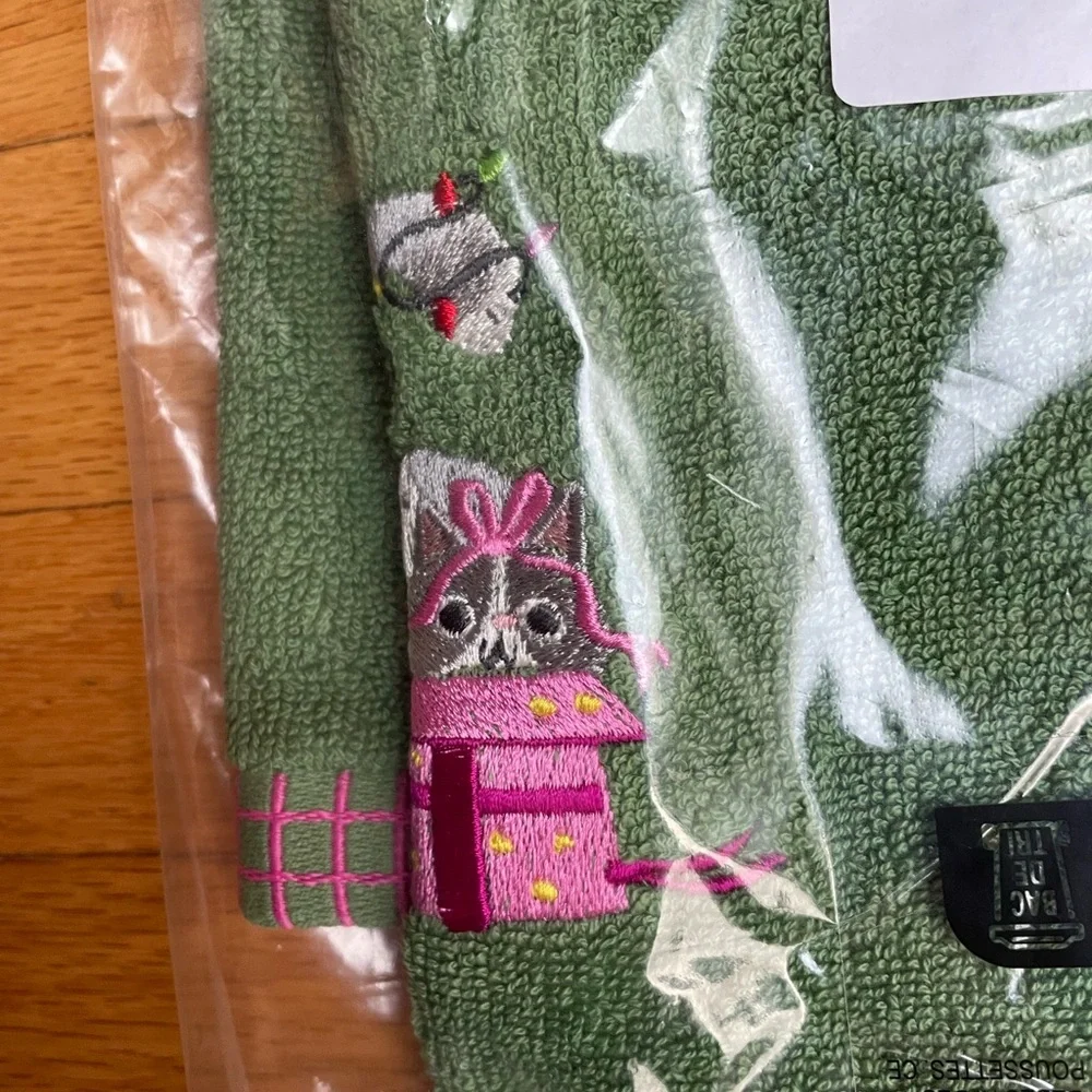 NWT Anthropologie Holiday Critters Cat Embroidery Holiday Hand Towel NEW